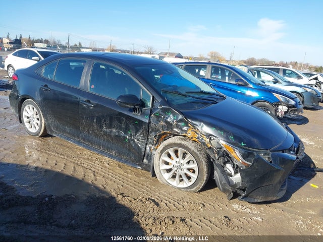 12561760 :رقم المزاد ، 5YFBPMBE0MP150058 vin ، 2021 Toyota Corolla Le مزاد بيع