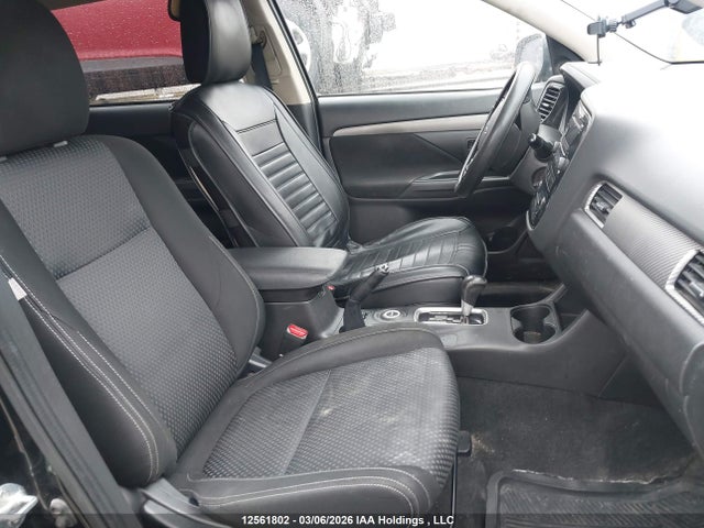 Продаж на аукціоні авто 2016 Mitsubishi Outlander Es, vin: JA4AZ2A33GZ600297, номер лоту: 12561802
