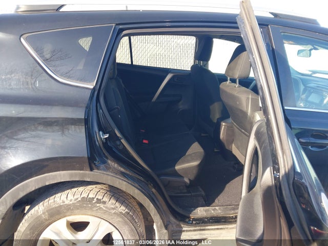 Продажа на аукционе авто 2015 Toyota Rav4 Le, vin: 2T3BFREV8FW327041, номер лота: 12561837