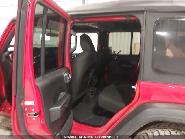 1C4HJXDN6KW650983 Jeep Wrangler Unlimited Sport