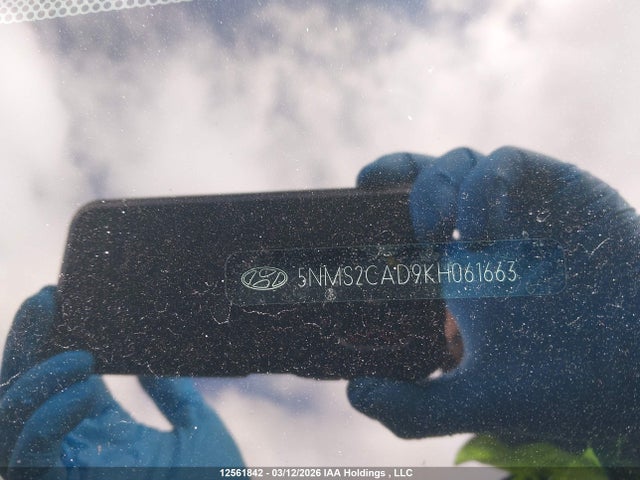 12561842 :رقم المزاد ، 5NMS2CAD9KH061663 vin ، 2019 Hyundai Santa Fe Essential مزاد بيع