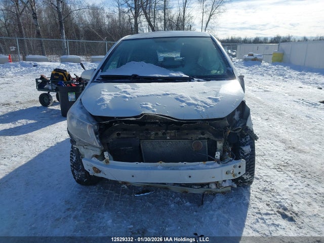 Toyota YARIS LE 2014 VNKKTUD32EA014762 Image 13
