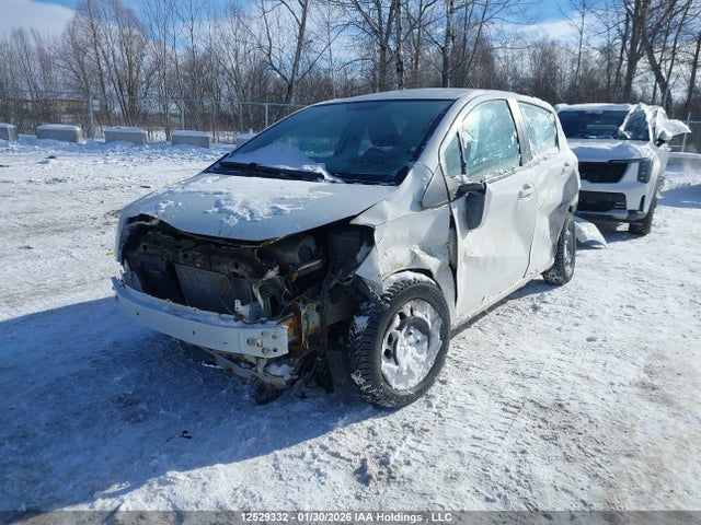 Toyota YARIS LE 2014 VNKKTUD32EA014762 Image 2