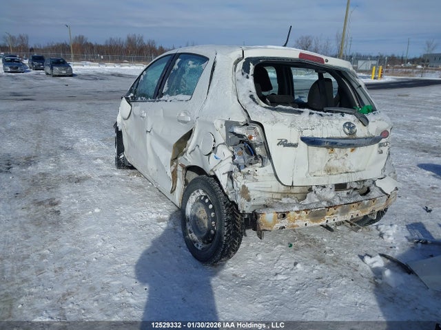 Toyota YARIS LE 2014 VNKKTUD32EA014762 Image 3