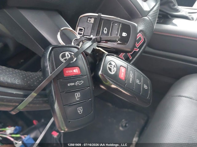 2023 Toyota Tundra Hybrid Limited მანქანა იყიდება აუქციონზე, vin: 5TFPC5DB3PX027824, აუქციონის ნომერი: 12561909