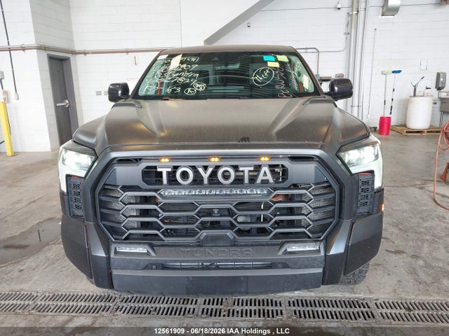 2023 Toyota Tundra Hybrid Limited მანქანა იყიდება აუქციონზე, vin: 5TFPC5DB3PX027824, აუქციონის ნომერი: 12561909