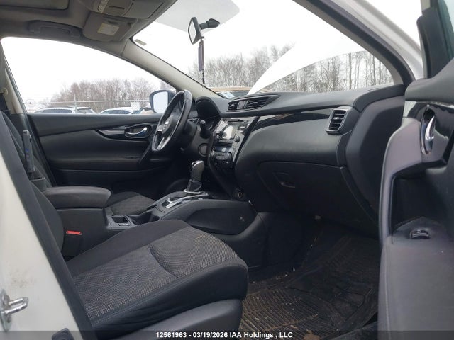 JN1BJ1CP5JW108815 Nissan Rogue Sport S/sv/sl