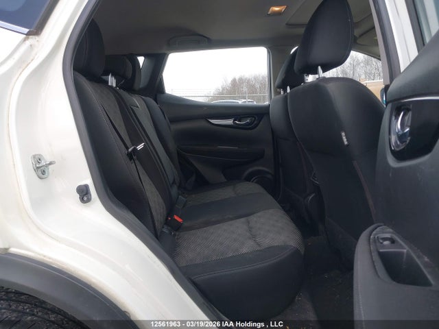 JN1BJ1CP5JW108815 Nissan Rogue Sport S/sv/sl