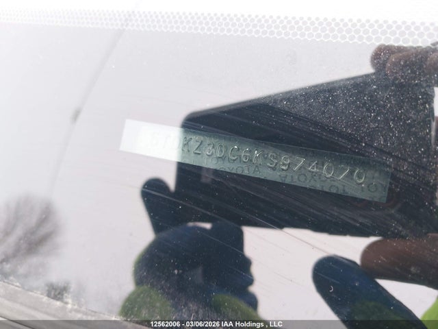 Aukcja sprzedaży 2019 Toyota Sienna Le, vin: 5TDKZ3DC6KS974070, numer aukcji: 12562006