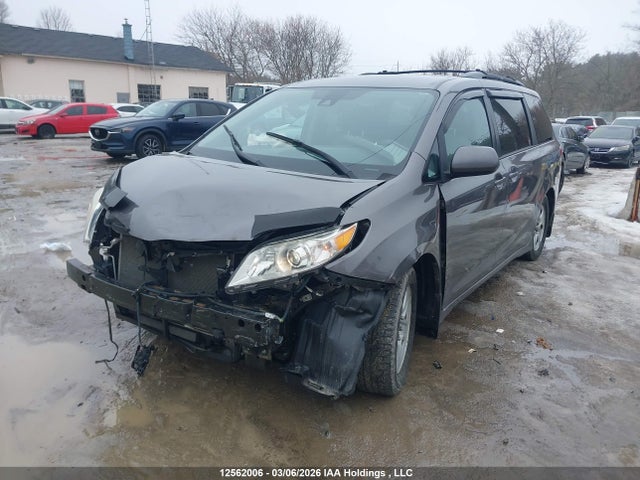 Aukcja sprzedaży 2019 Toyota Sienna Le, vin: 5TDKZ3DC6KS974070, numer aukcji: 12562006