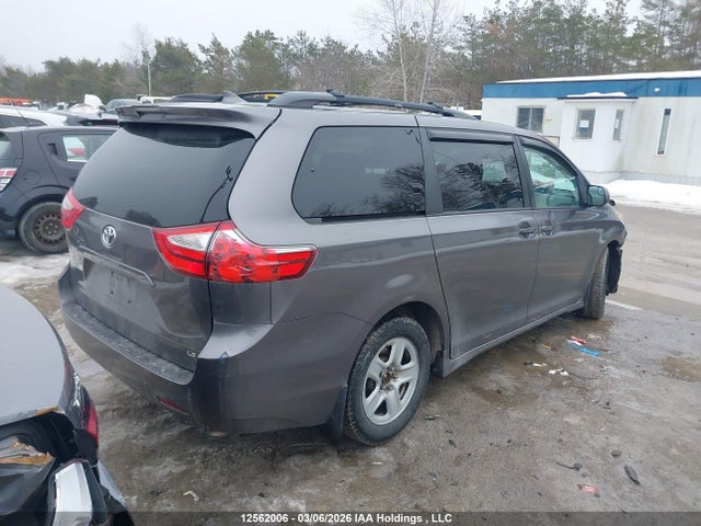 Aukcja sprzedaży 2019 Toyota Sienna Le, vin: 5TDKZ3DC6KS974070, numer aukcji: 12562006
