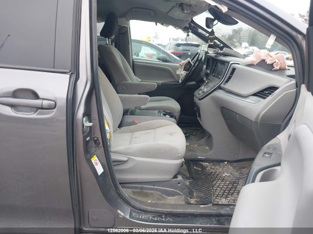 Aukcja sprzedaży 2019 Toyota Sienna Le, vin: 5TDKZ3DC6KS974070, numer aukcji: 12562006