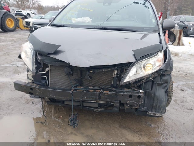 Aukcja sprzedaży 2019 Toyota Sienna Le, vin: 5TDKZ3DC6KS974070, numer aukcji: 12562006