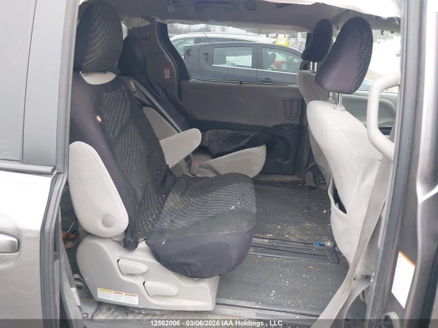 Aukcja sprzedaży 2019 Toyota Sienna Le, vin: 5TDKZ3DC6KS974070, numer aukcji: 12562006