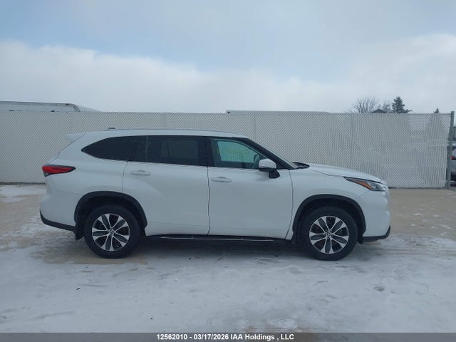 5TDGZRBH5NS211419 Toyota Highlander Xle