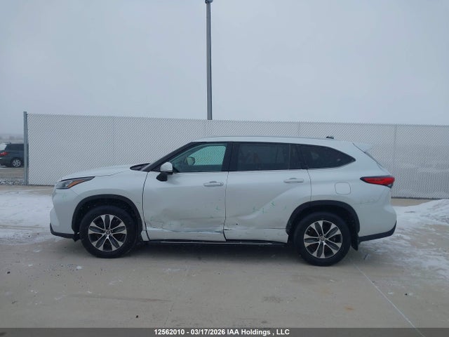 5TDGZRBH5NS211419 Toyota Highlander Xle