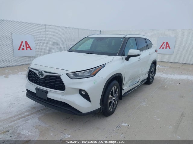 5TDGZRBH5NS211419 Toyota Highlander Xle