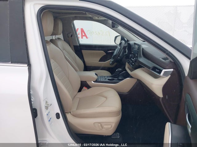 5TDGZRBH5NS211419 Toyota Highlander Xle