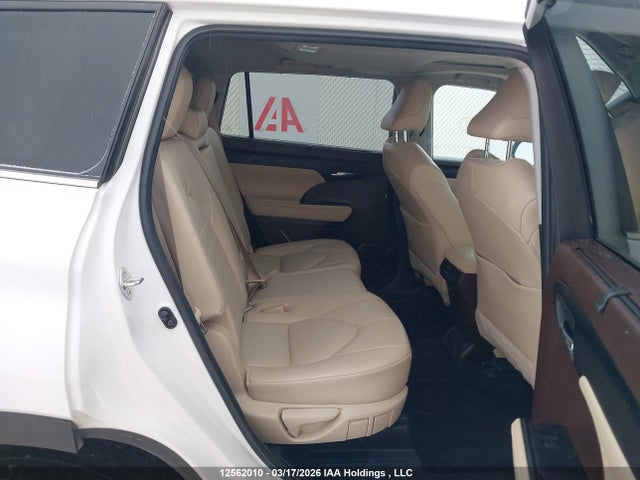 5TDGZRBH5NS211419 Toyota Highlander Xle