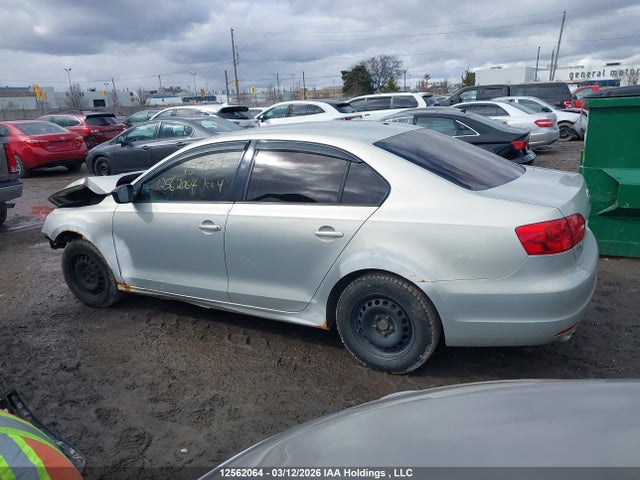 Продажа на аукционе авто 2011 Volkswagen Jetta 2.0l Trendline/2.0l Trendline+, vin: 3VW2K7AJ9BM379130, номер лота: 12562064