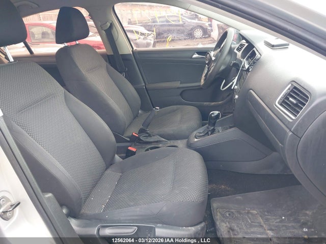 Продажа на аукционе авто 2011 Volkswagen Jetta 2.0l Trendline/2.0l Trendline+, vin: 3VW2K7AJ9BM379130, номер лота: 12562064