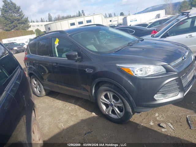 1FMCU9GX8GUA00299 Ford ESCAPE SE