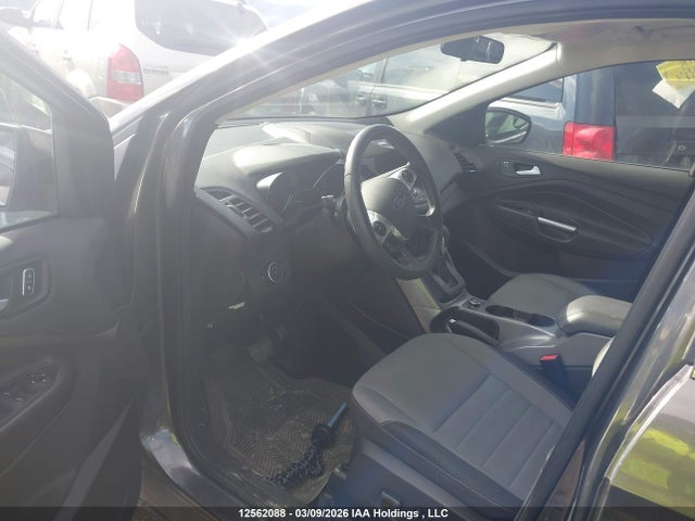 1FMCU9GX8GUA00299 Ford ESCAPE SE
