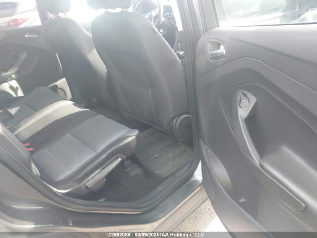 1FMCU9GX8GUA00299 Ford ESCAPE SE