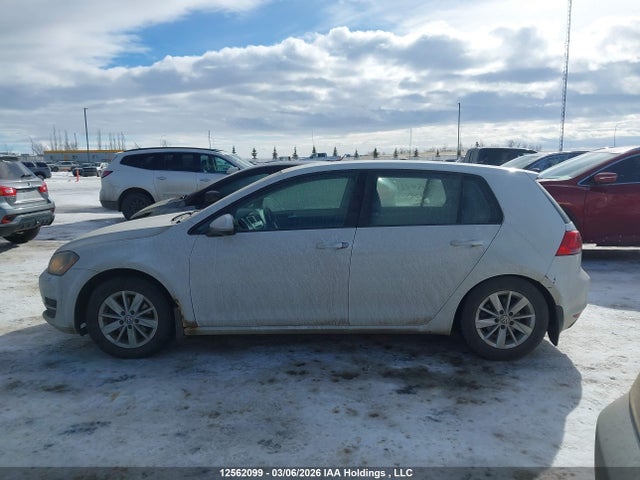 12562099 :رقم المزاد ، 3VW217AU9FM061074 vin ، 2015 Volkswagen Golf مزاد بيع