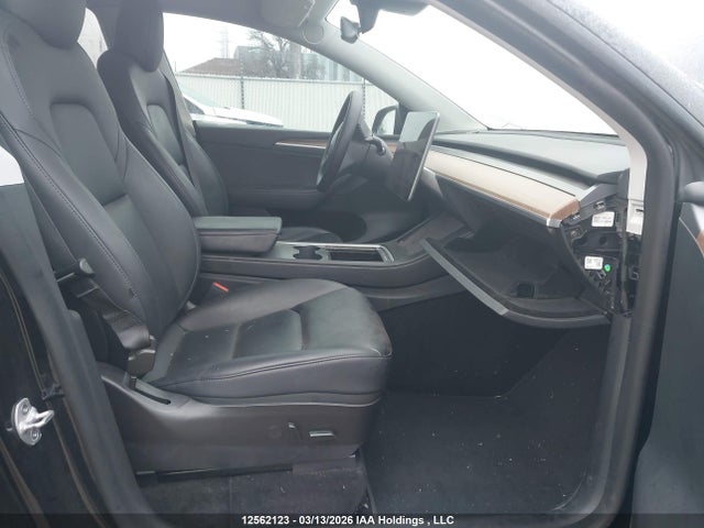 2022 Tesla Model Y Long Range მანქანა იყიდება აუქციონზე, vin: 7SAYGDEE6NF548686, აუქციონის ნომერი: 12562123