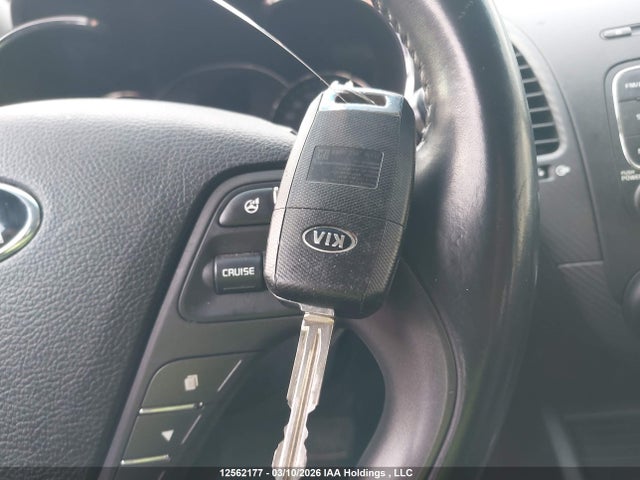 12562177 :رقم المزاد ، KNAFX5A89G5647238 vin ، 2016 Kia Forte5 مزاد بيع