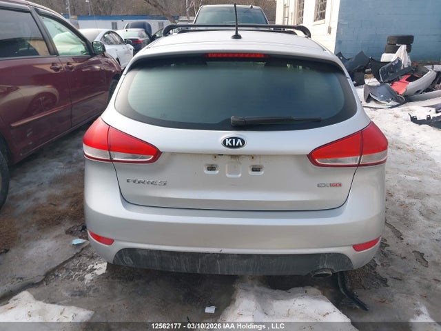 12562177 :رقم المزاد ، KNAFX5A89G5647238 vin ، 2016 Kia Forte5 مزاد بيع