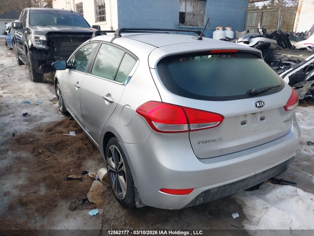 12562177 :رقم المزاد ، KNAFX5A89G5647238 vin ، 2016 Kia Forte5 مزاد بيع