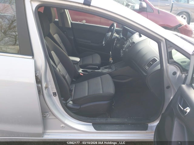 12562177 :رقم المزاد ، KNAFX5A89G5647238 vin ، 2016 Kia Forte5 مزاد بيع