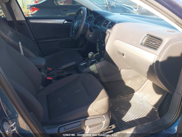 12562196 :رقم المزاد ، 3VW2B7AJ0HM362578 vin ، 2017 Volkswagen Jetta 1.4 Tsi Trendline+ مزاد بيع