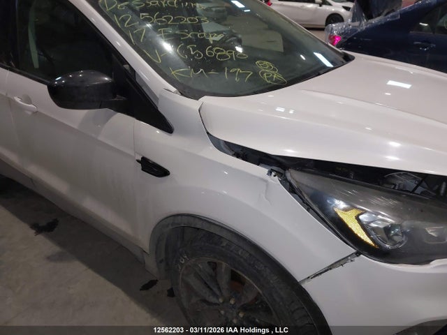 2017 Ford Escape Se მანქანა იყიდება აუქციონზე, vin: 1FMCU9GD1HUC56890, აუქციონის ნომერი: 12562203