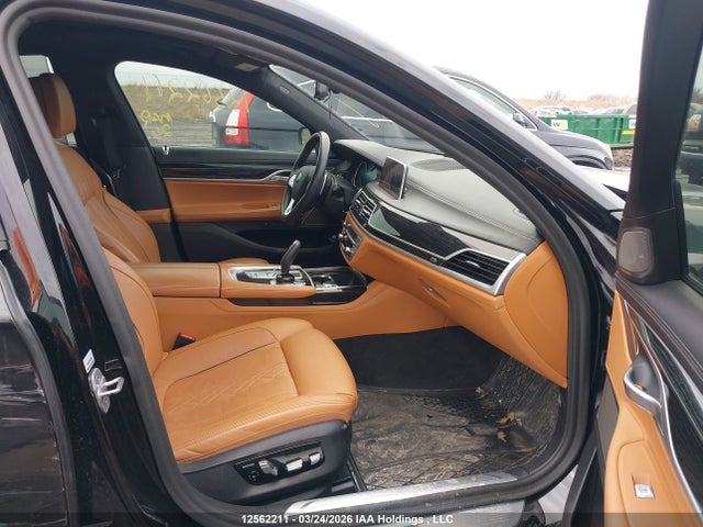 WBA7B0C58KG527582 BMW 750i Xdrive