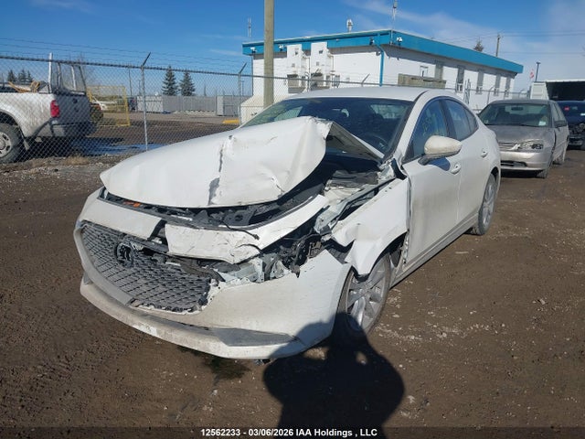 2020 Mazda 3 მანქანა იყიდება აუქციონზე, vin: JM1BPAB72L1175790, აუქციონის ნომერი: 12562233