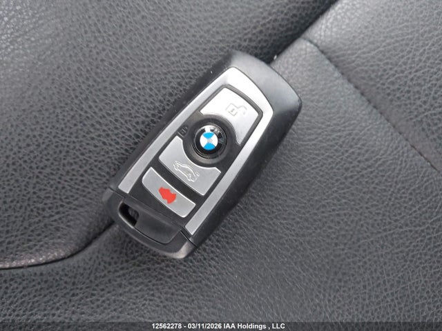 WBA8A3C33HK692629 BMW 320i Xdrive
