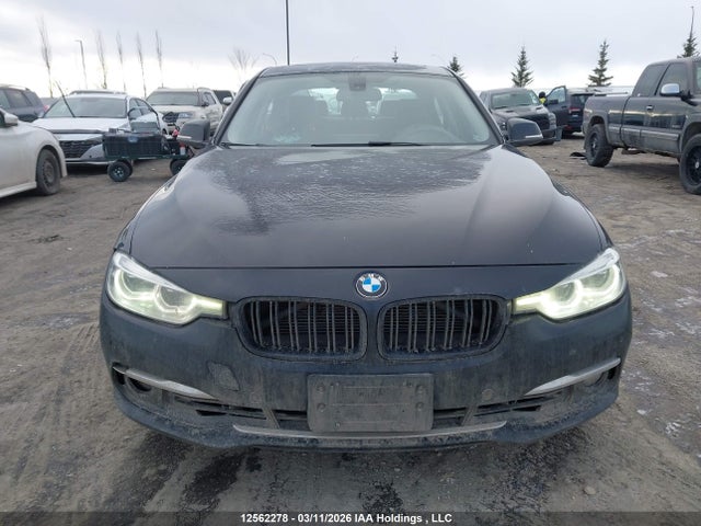 WBA8A3C33HK692629 BMW 320i Xdrive