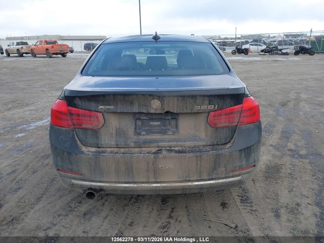WBA8A3C33HK692629 BMW 320i Xdrive