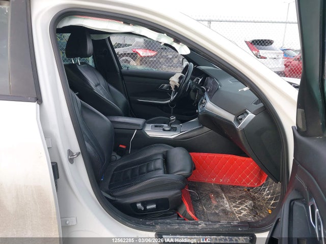 3MW5R7J05M8C14199 BMW 330i Xdrive