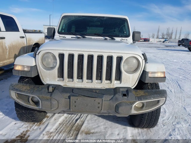 1C4HJXEG0JW326135 Jeep Wrangler Unlimited Sahara