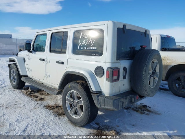 1C4HJXEG0JW326135 Jeep Wrangler Unlimited Sahara