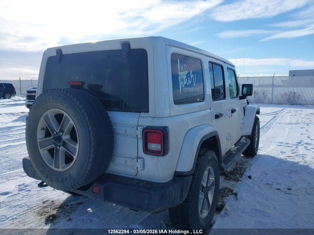 1C4HJXEG0JW326135 Jeep Wrangler Unlimited Sahara