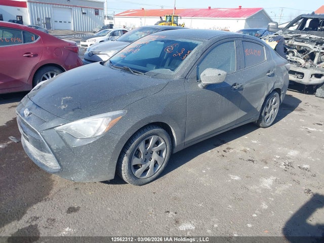3MYDLBYV8GY114821 Toyota Yaris