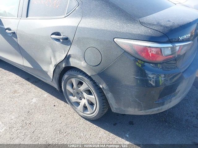 3MYDLBYV8GY114821 Toyota Yaris