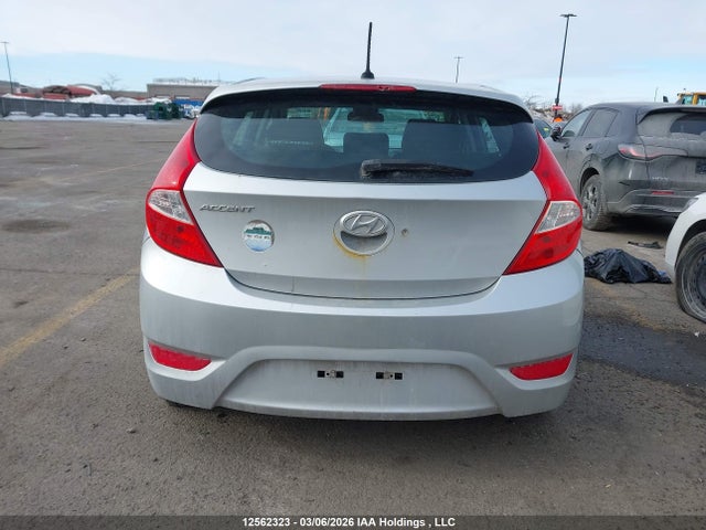 12562323 :رقم المزاد ، KMHCU5AE4DU069227 vin ، 2013 Hyundai Accent مزاد بيع
