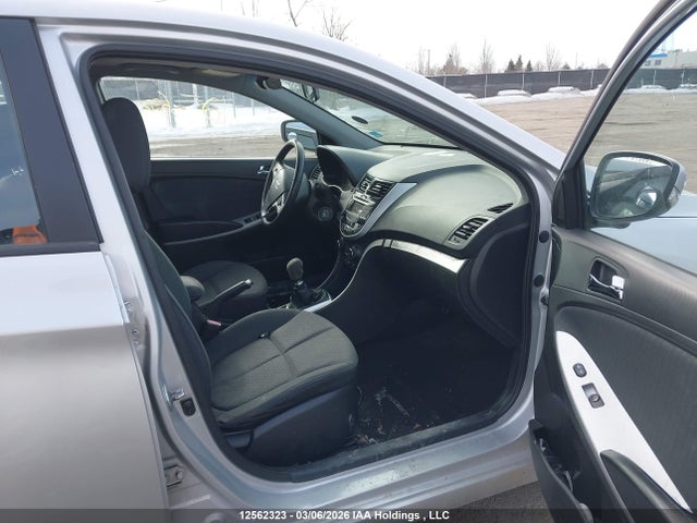 12562323 :رقم المزاد ، KMHCU5AE4DU069227 vin ، 2013 Hyundai Accent مزاد بيع
