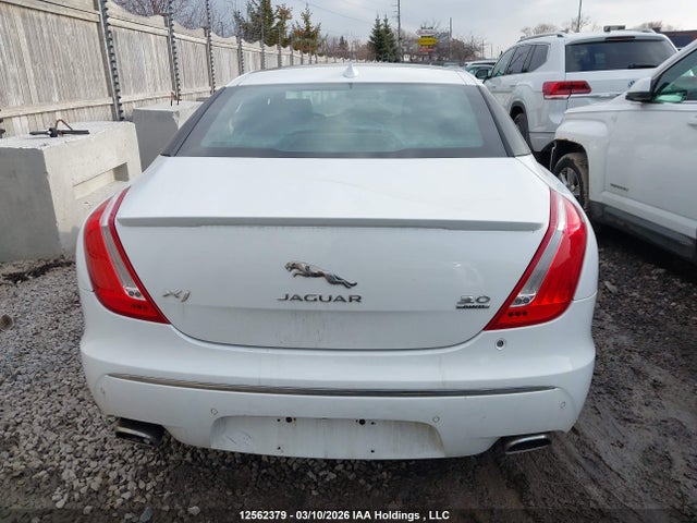 12562379 :رقم المزاد ، SAJXJ1CD7F8V84215 vin ، 2015 Jaguar Xj مزاد بيع